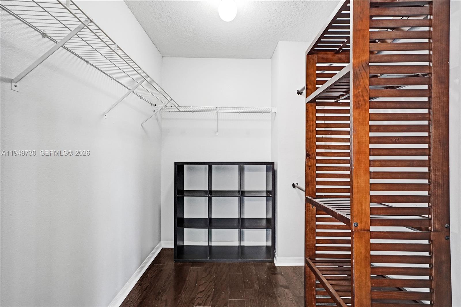 PELICANS POINT A T MILLER - Residential