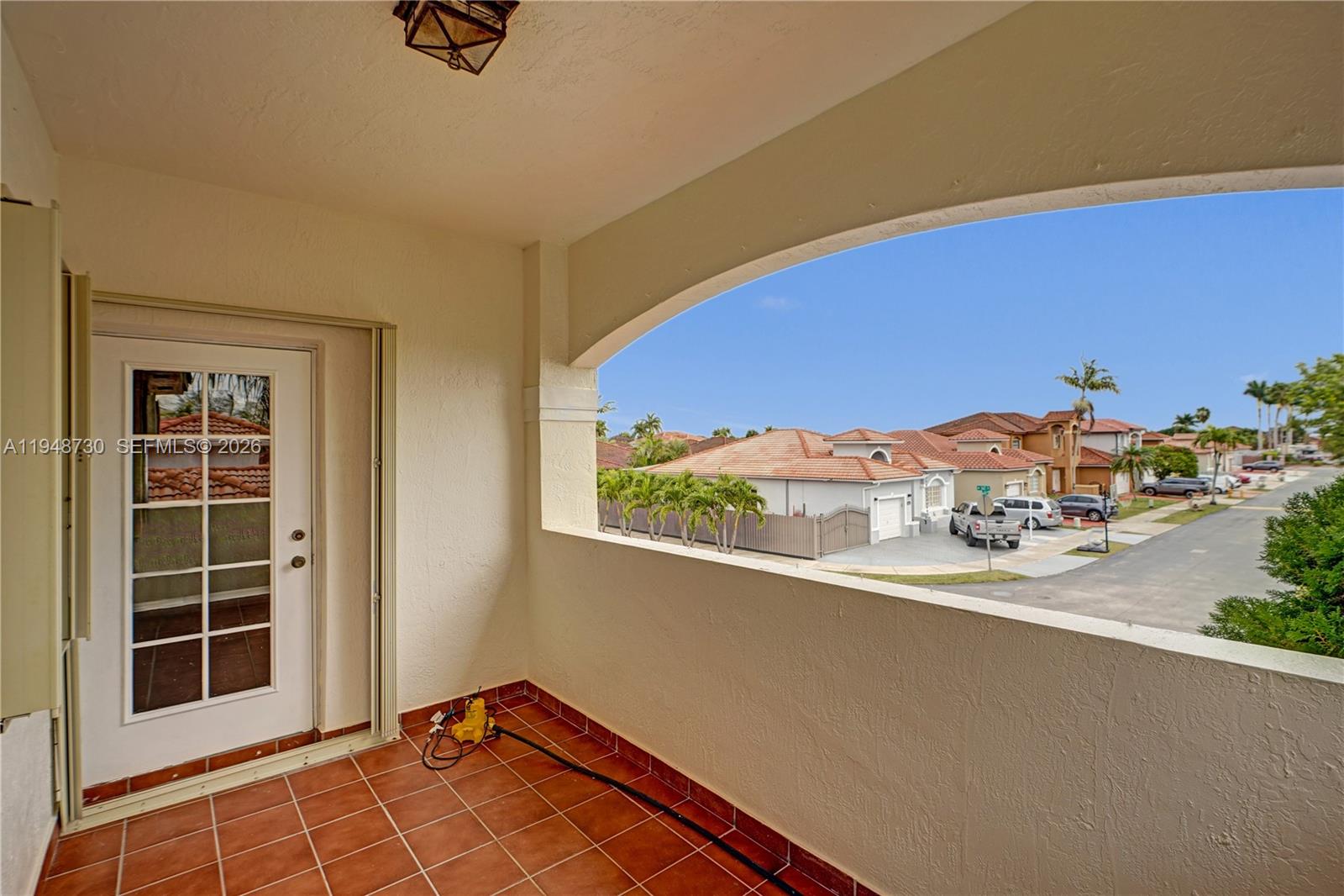 PELICANS POINT A T MILLER - Residential