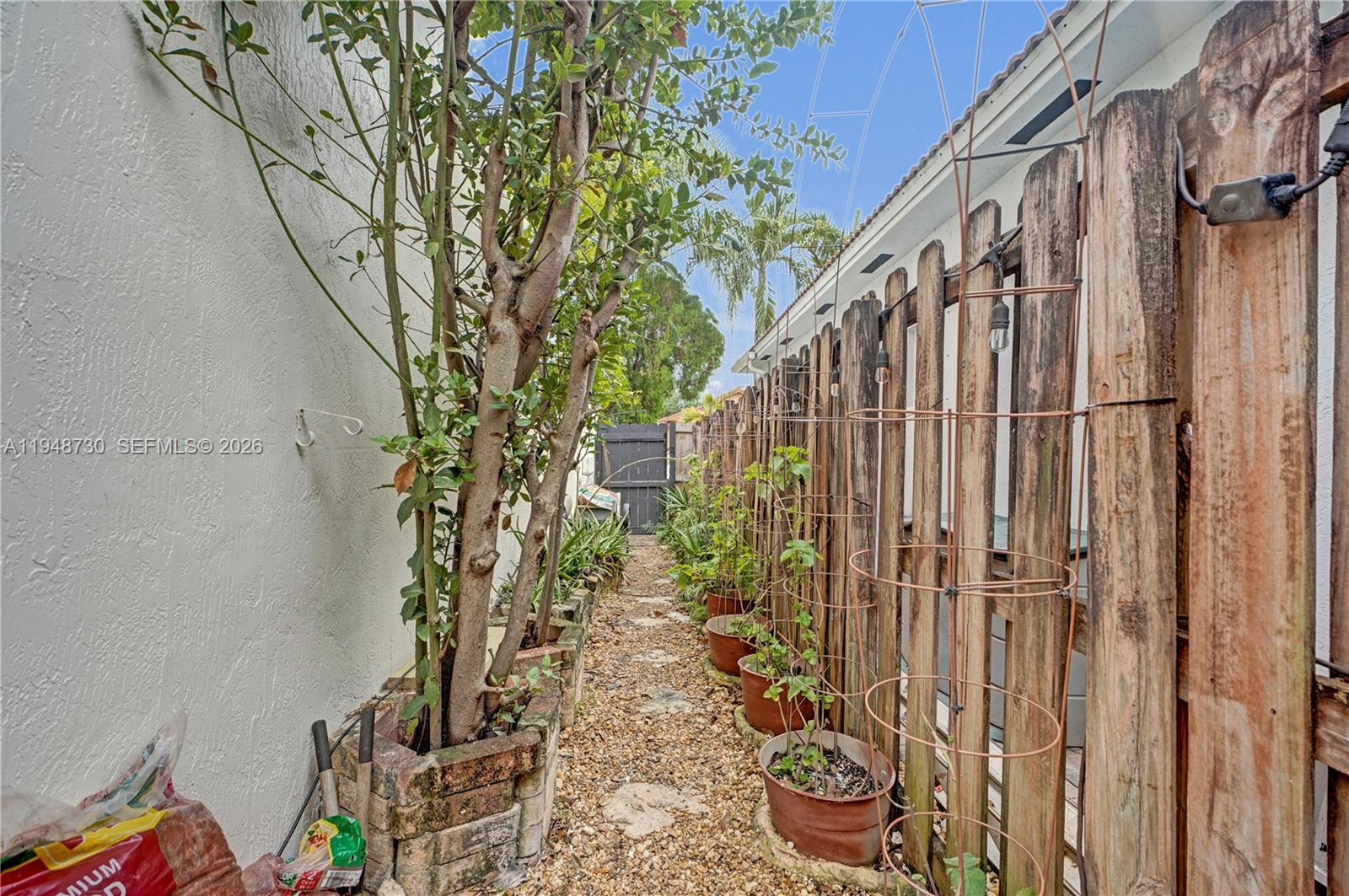 PELICANS POINT A T MILLER - Residential