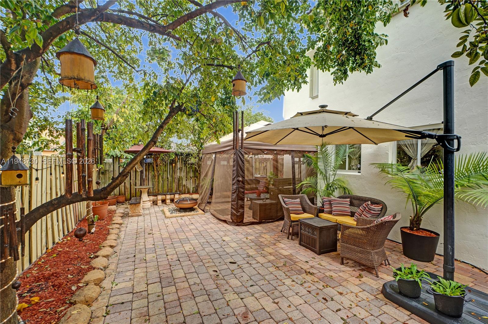 PELICANS POINT A T MILLER - Residential