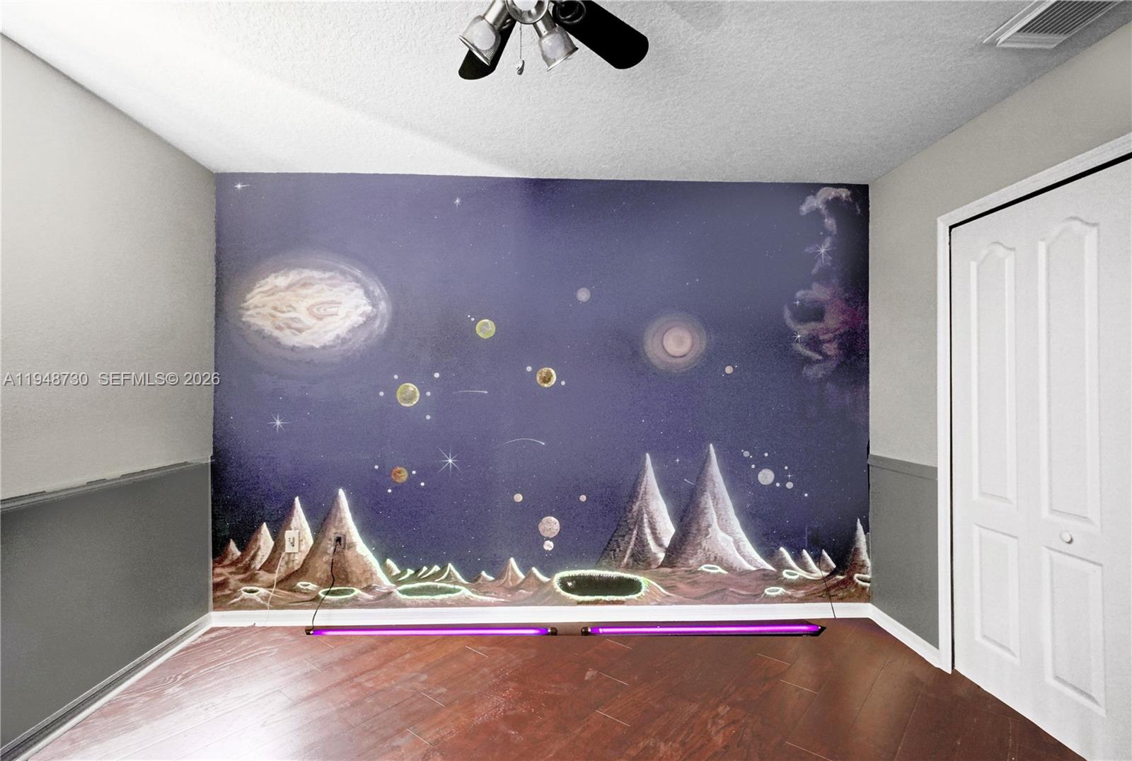 PELICANS POINT A T MILLER - Residential