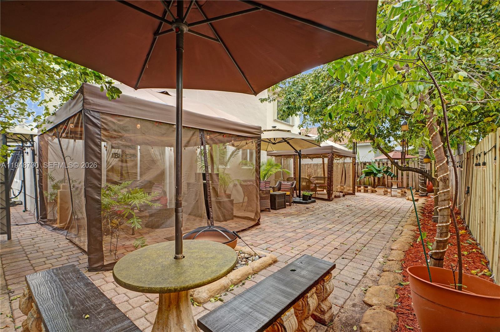 PELICANS POINT A T MILLER - Residential