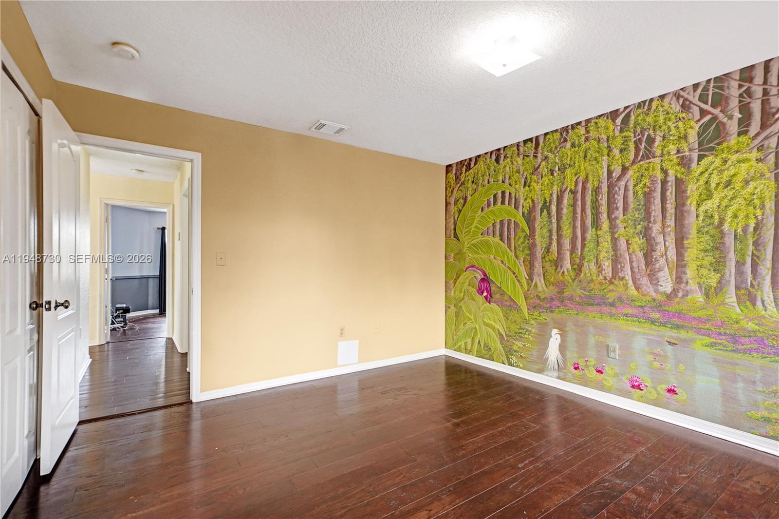 PELICANS POINT A T MILLER - Residential