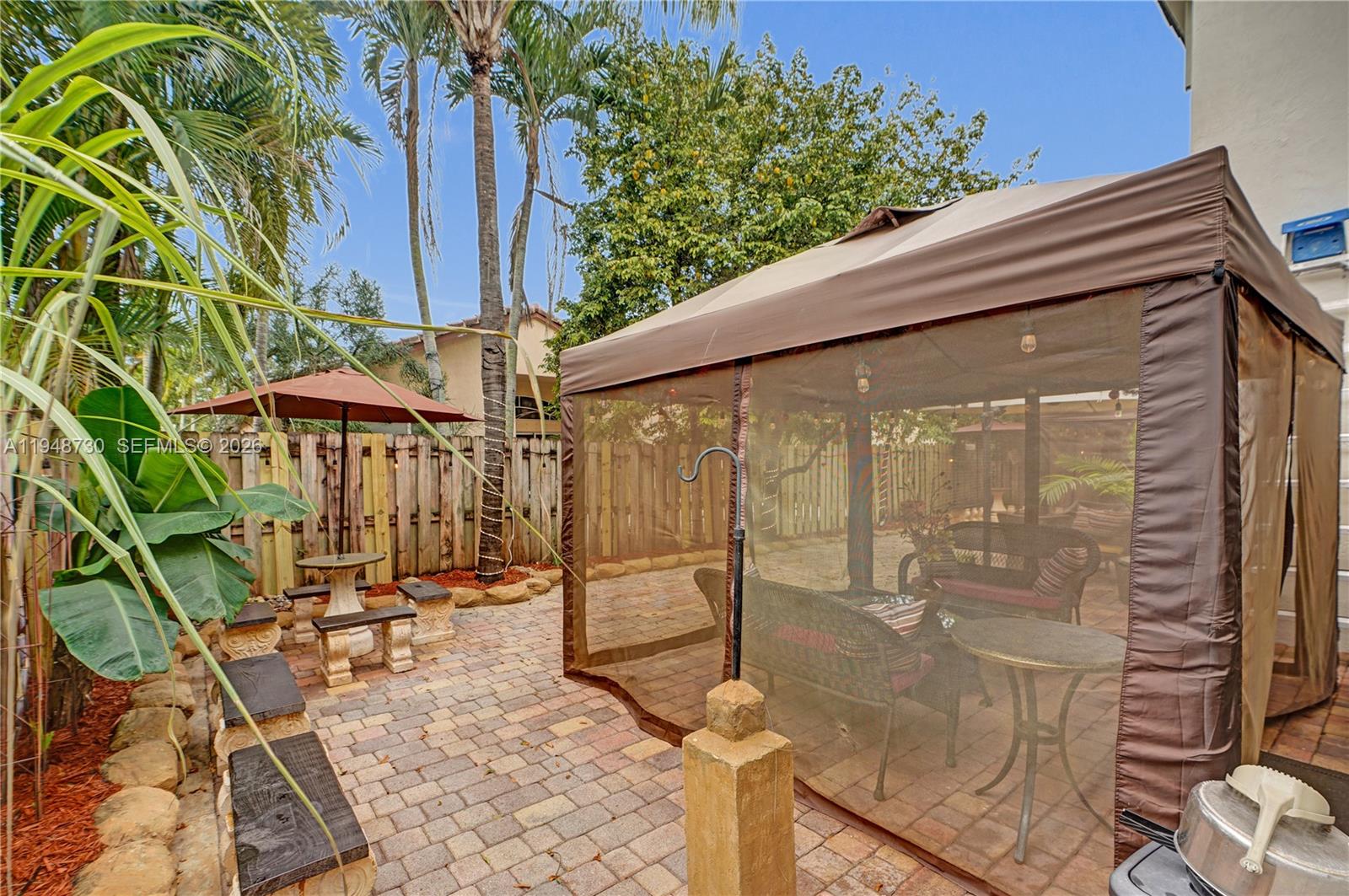 PELICANS POINT A T MILLER - Residential