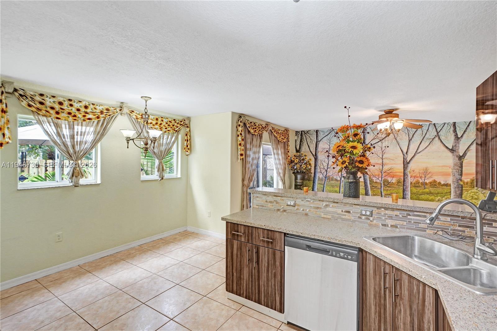 PELICANS POINT A T MILLER - Residential