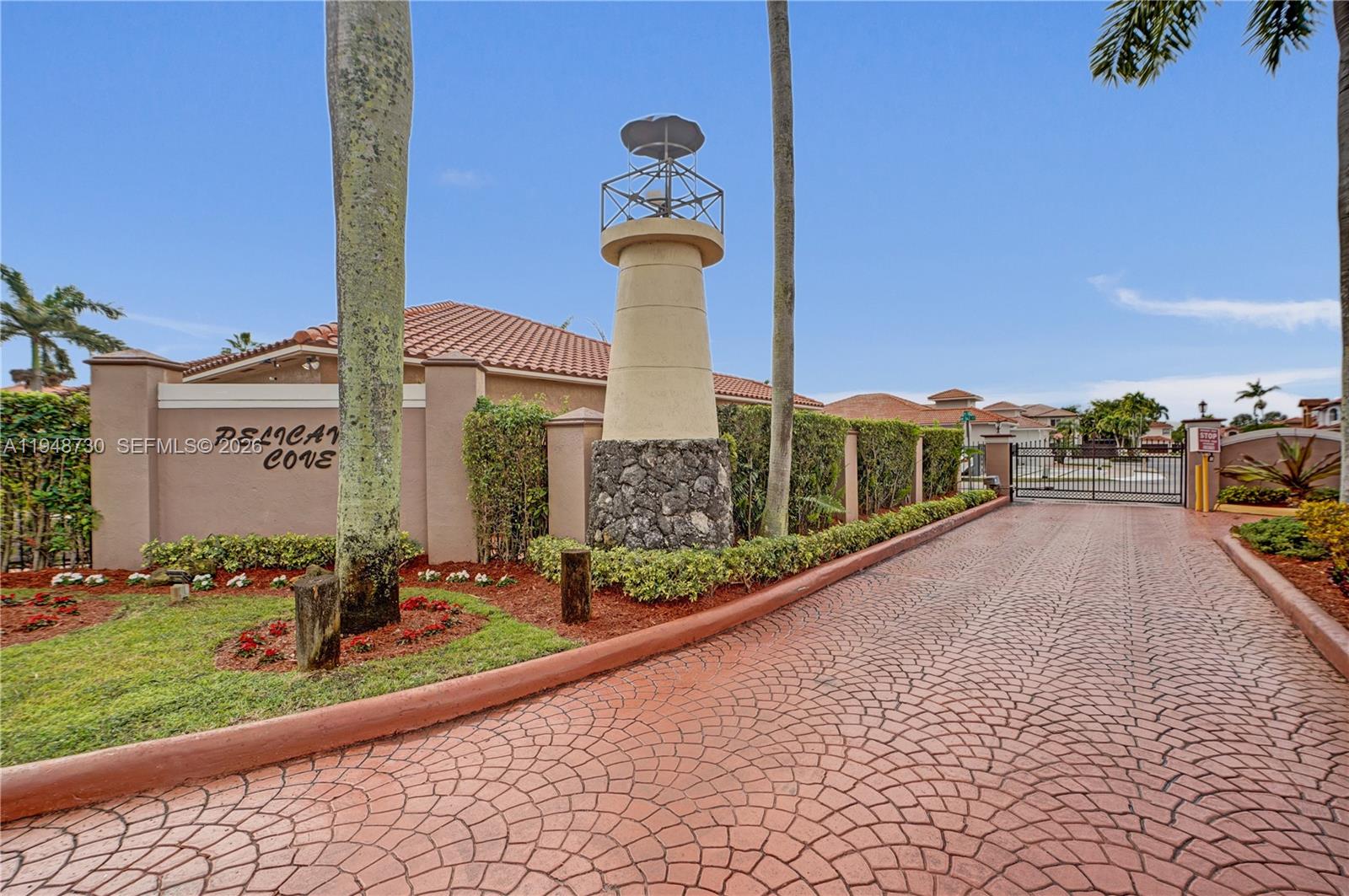 PELICANS POINT A T MILLER - Residential