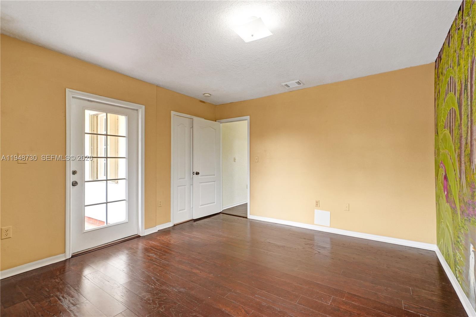 PELICANS POINT A T MILLER - Residential