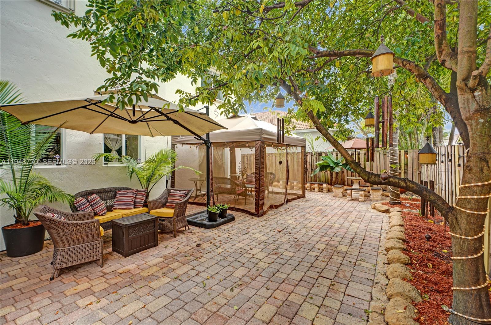 PELICANS POINT A T MILLER - Residential