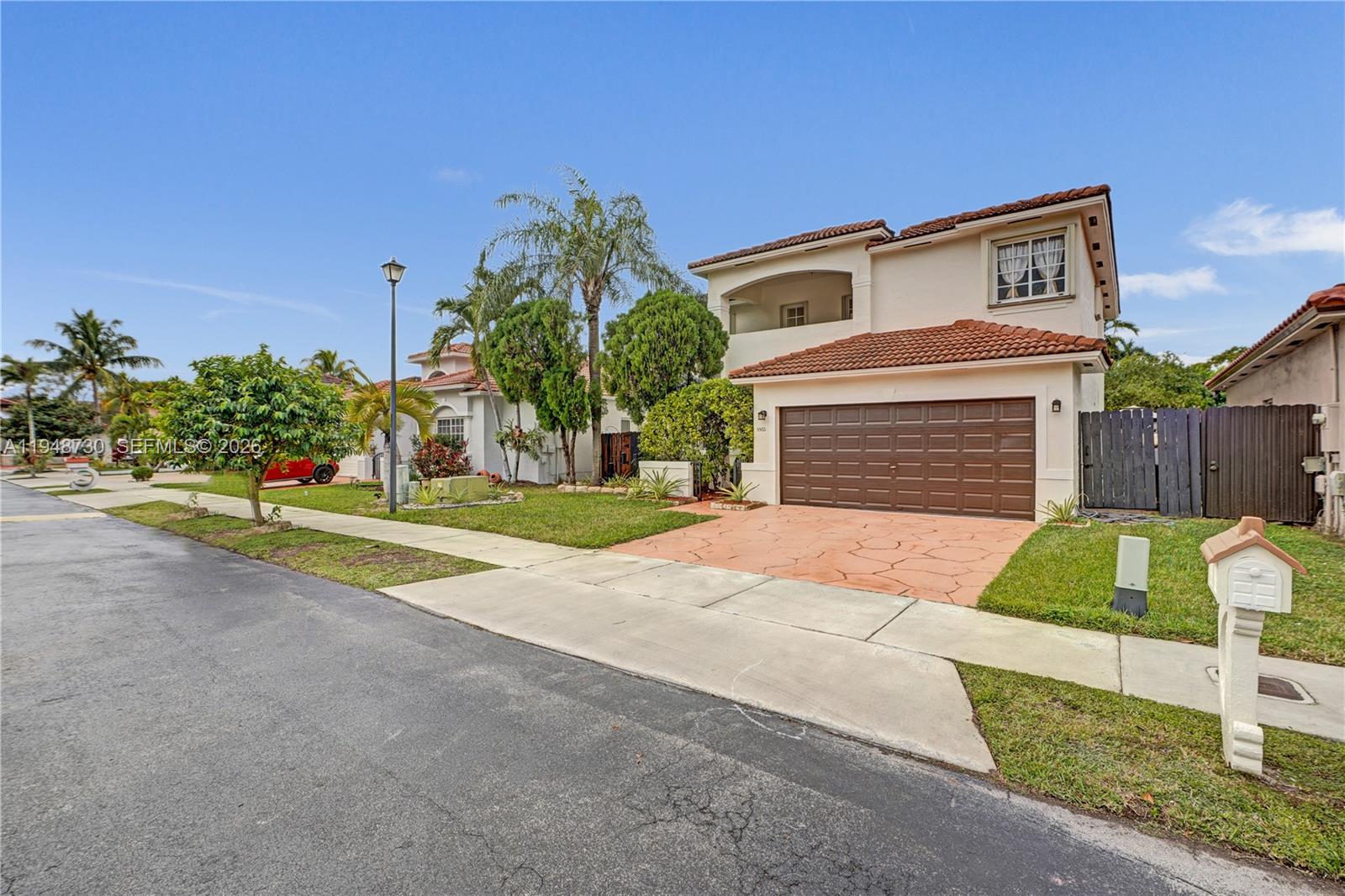 PELICANS POINT A T MILLER - Residential