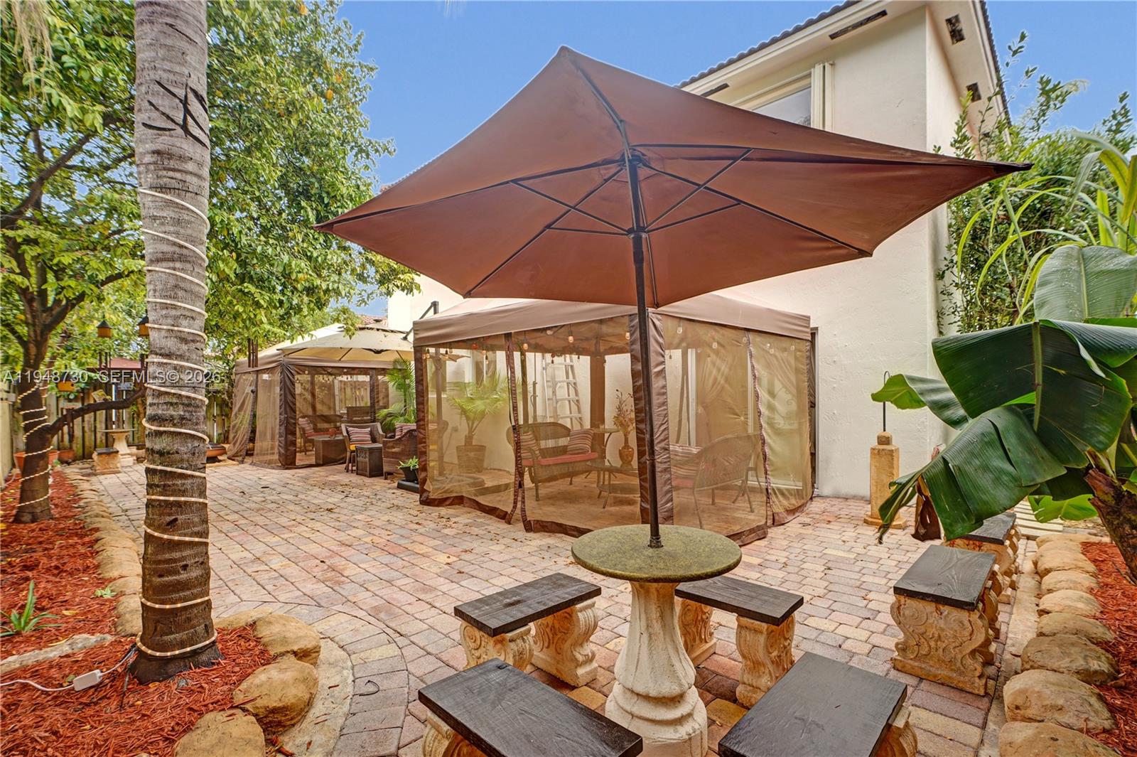 PELICANS POINT A T MILLER - Residential