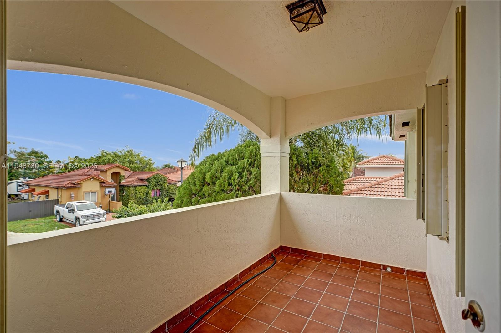 PELICANS POINT A T MILLER - Residential