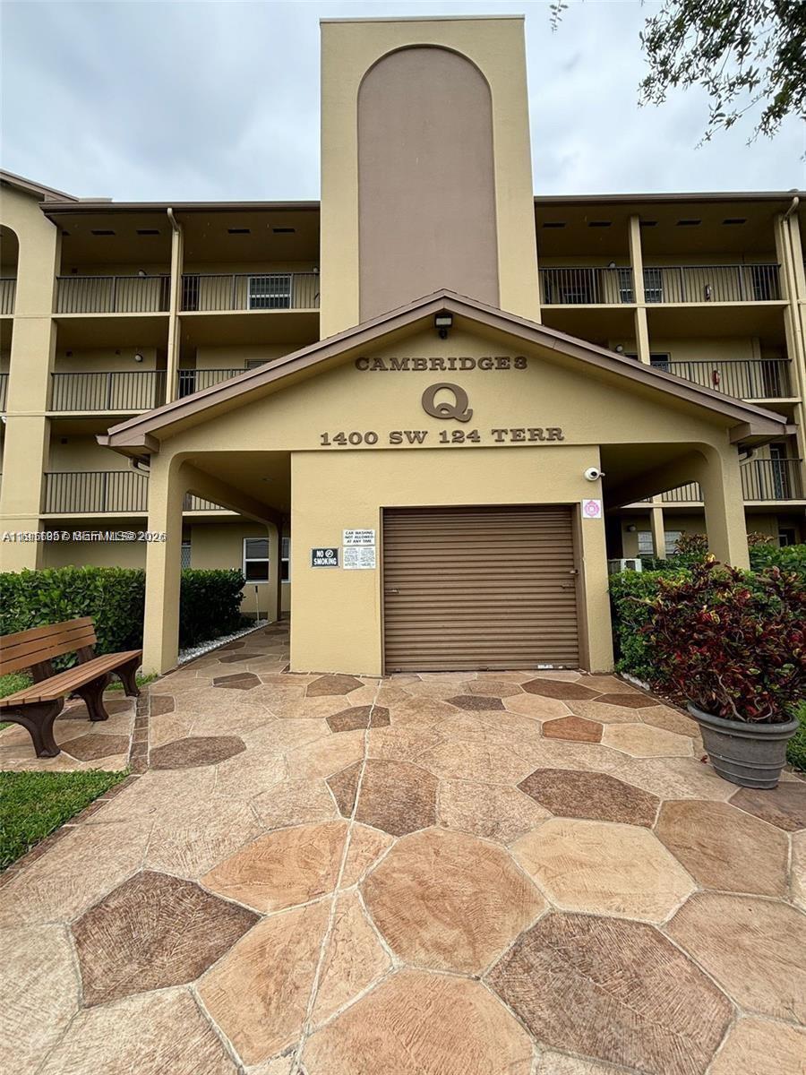 CAMBRIDGE AT CENTURY VILL - Residential