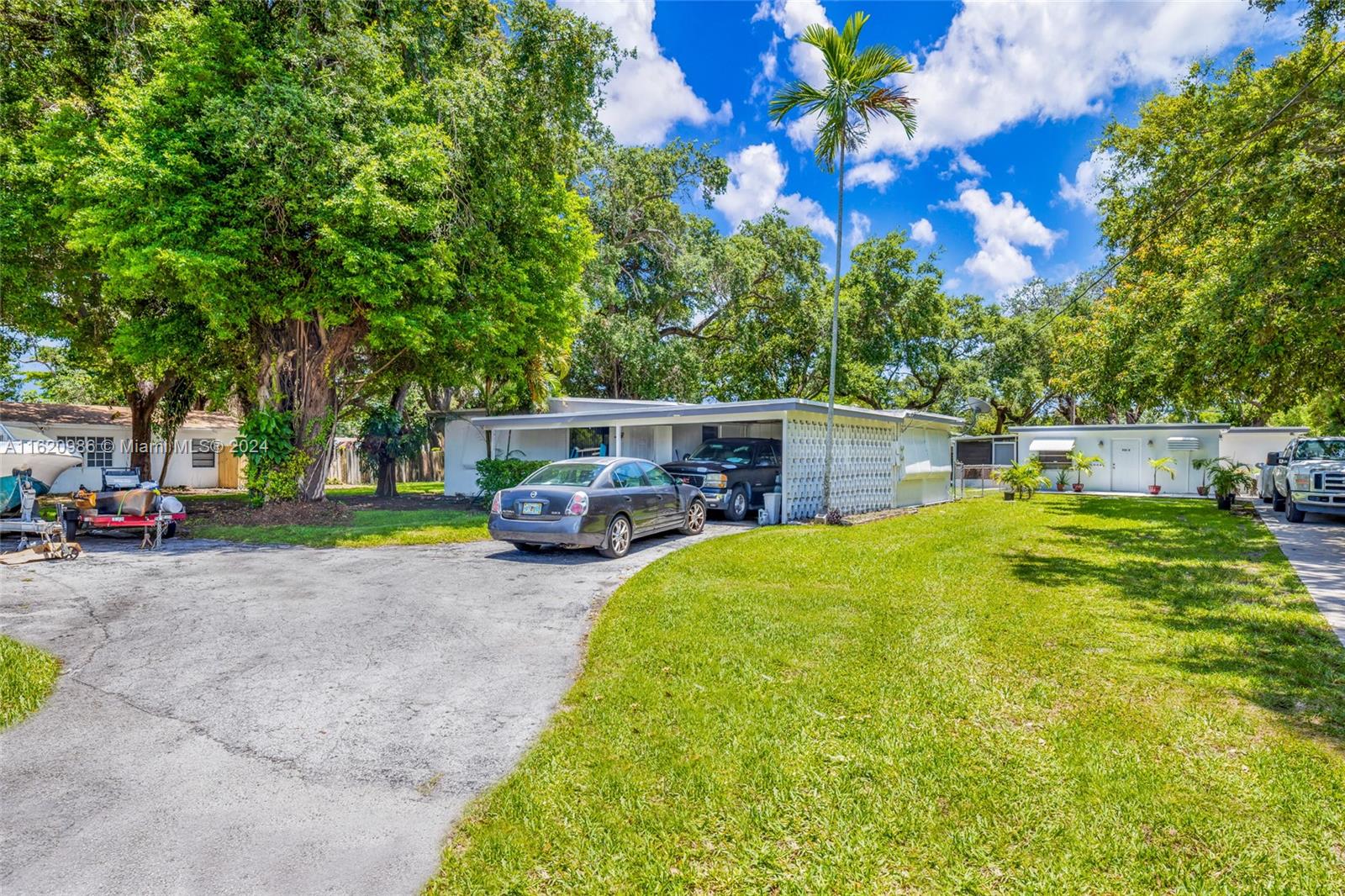 721 Sw 6th St St, Hallandale Beach, Broward County, Florida -  - 