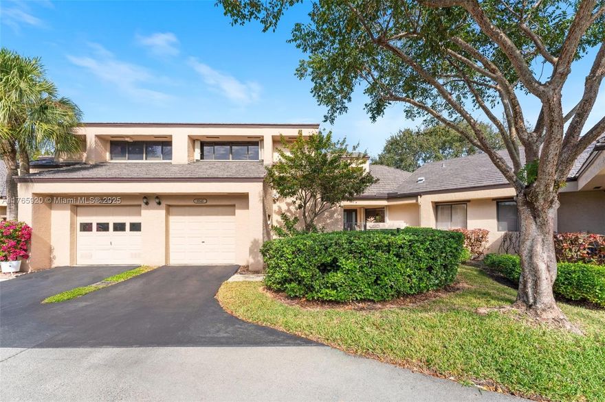 Beautifully renovated, spacious 2-bedroom, 2-bathroom townhouse with soaring high ceilings and a large, open-concept living area, perfect for relaxing and entertaining. This inviting home offers a tranquil atmosphere and is conveniently located within walking distance of a synagogue and shopping center. The property features glassed screen porch, electric EV charger and top of the line smart home system. FHA approved townhouse in a fantastic neighborhood. 
Don't miss this opportunity! east to show!