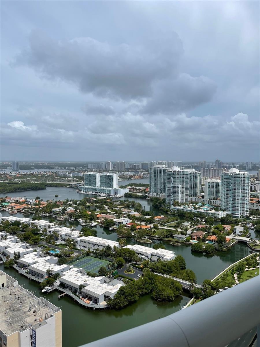 TDR TOWER II CONDO - Residential Lease