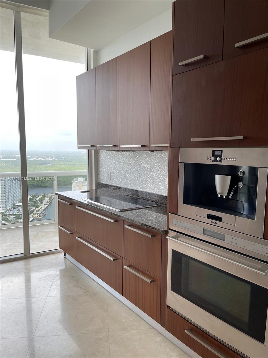 TDR TOWER II CONDO - Residential Lease