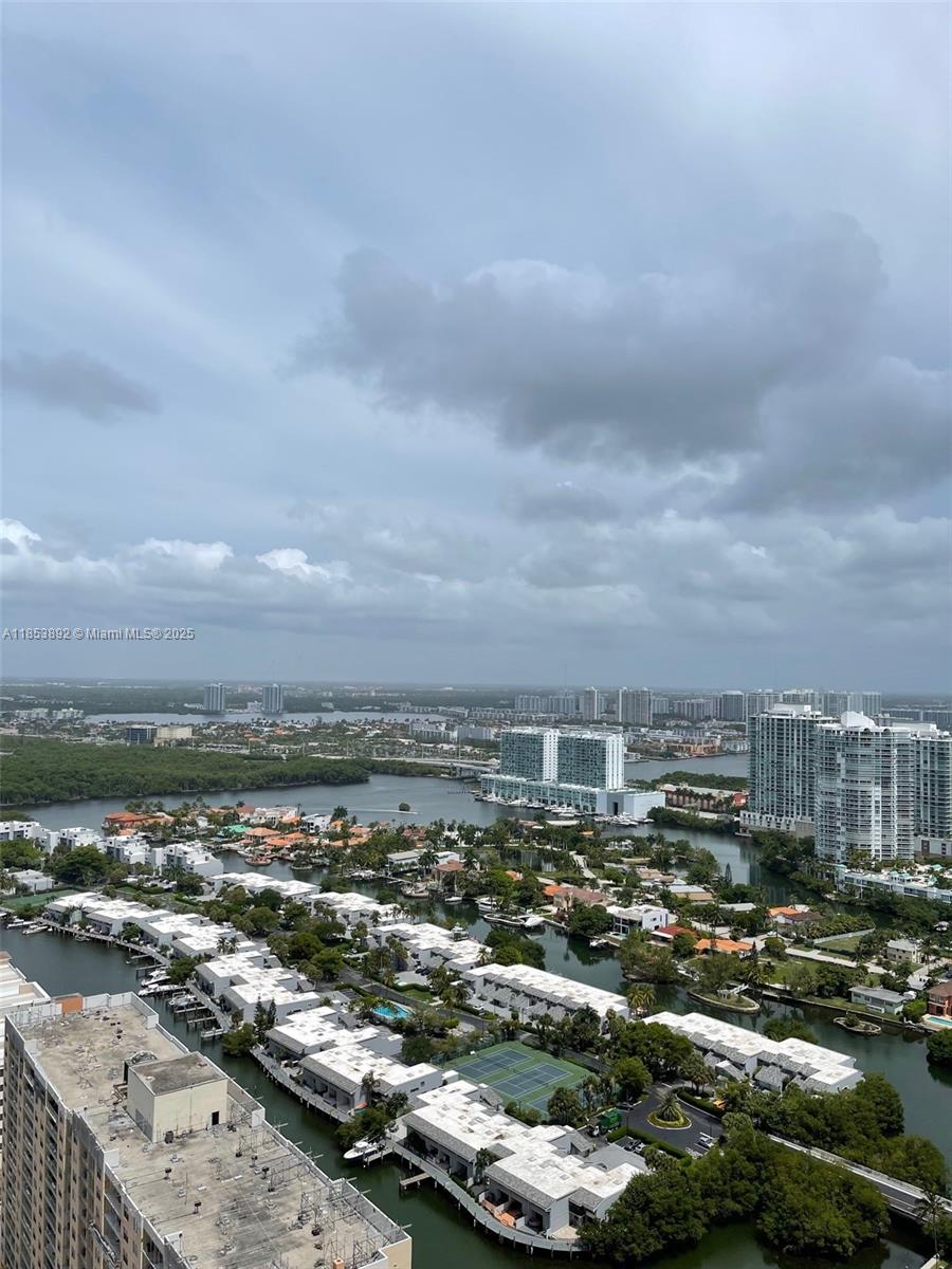 TDR TOWER II CONDO - Residential Lease