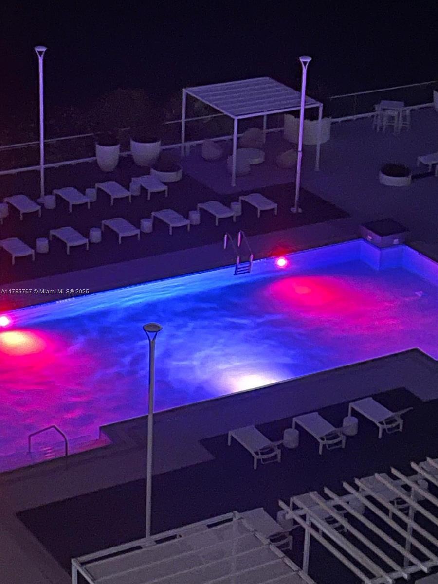 ISOLA CONDO - Residential