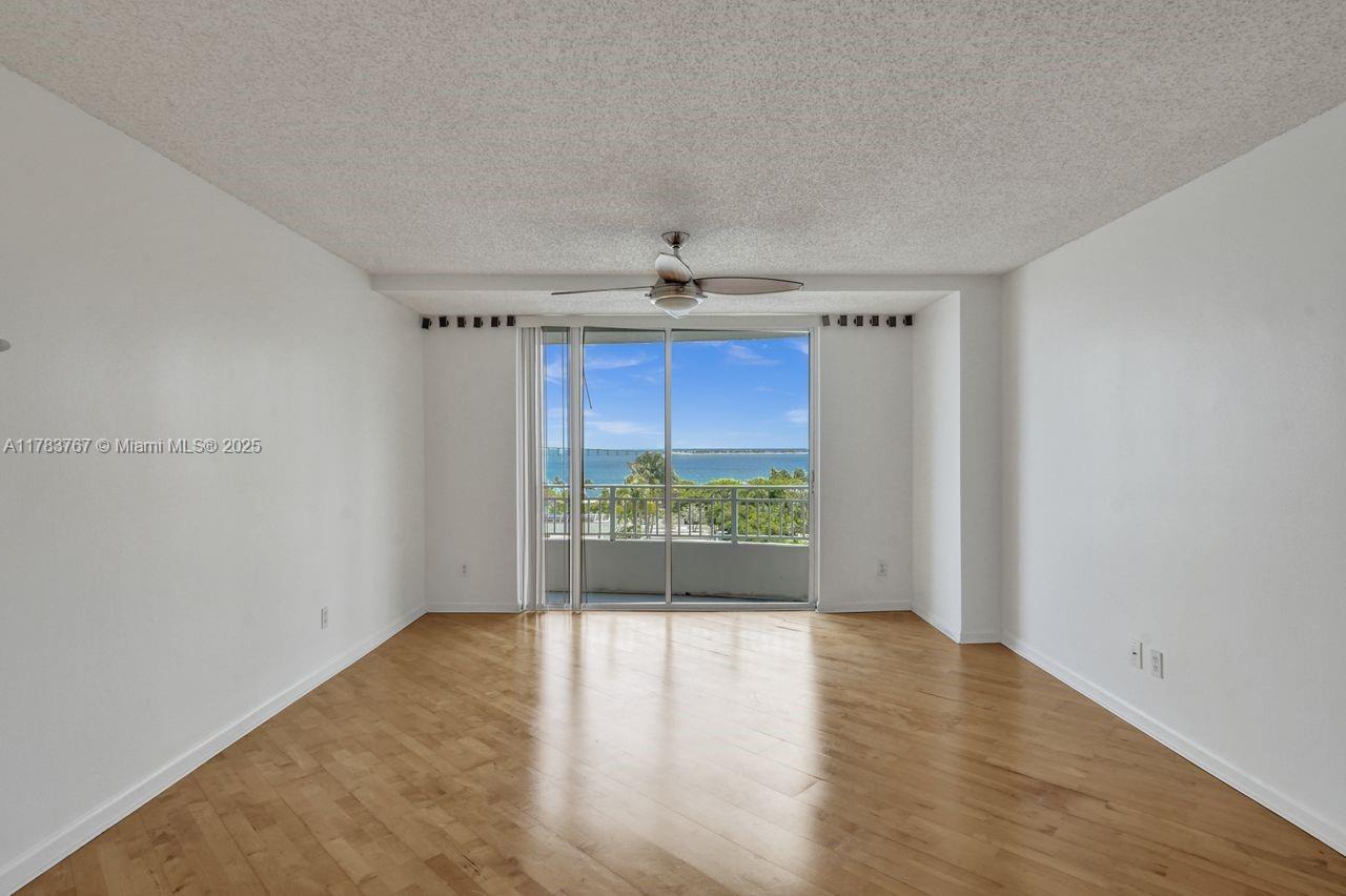 ISOLA CONDO - Residential