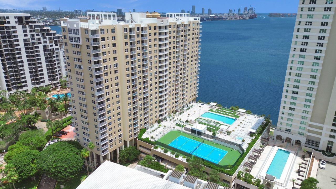 ISOLA CONDO - Residential