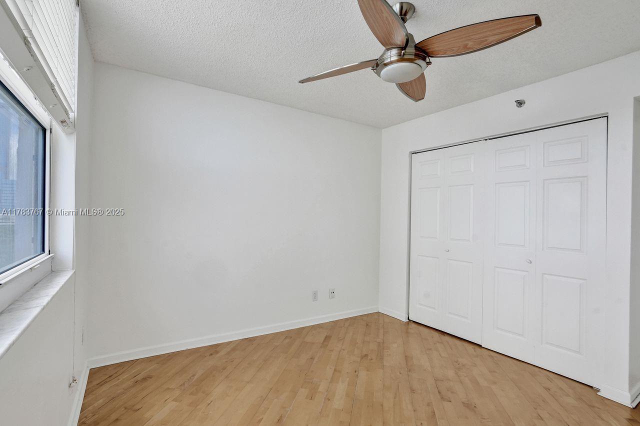 ISOLA CONDO - Residential