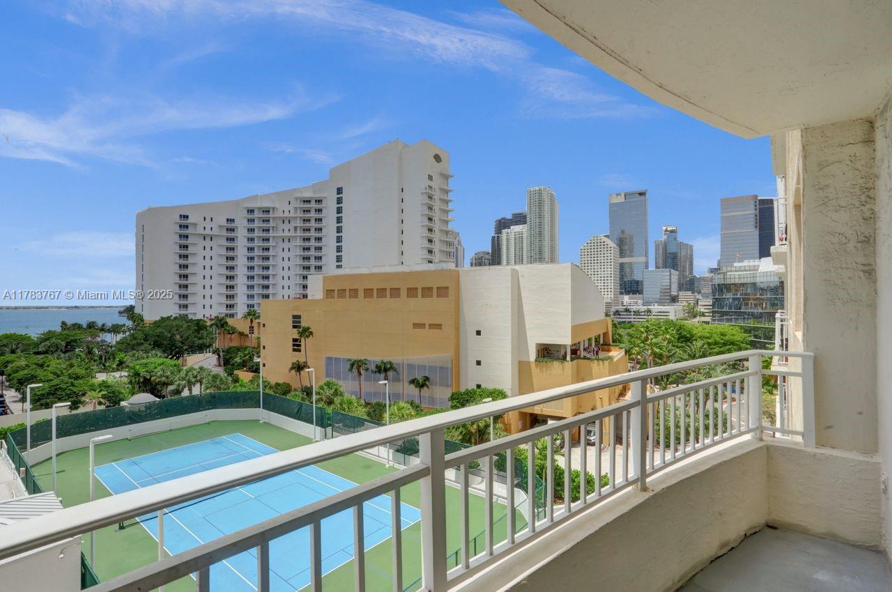 ISOLA CONDO - Residential