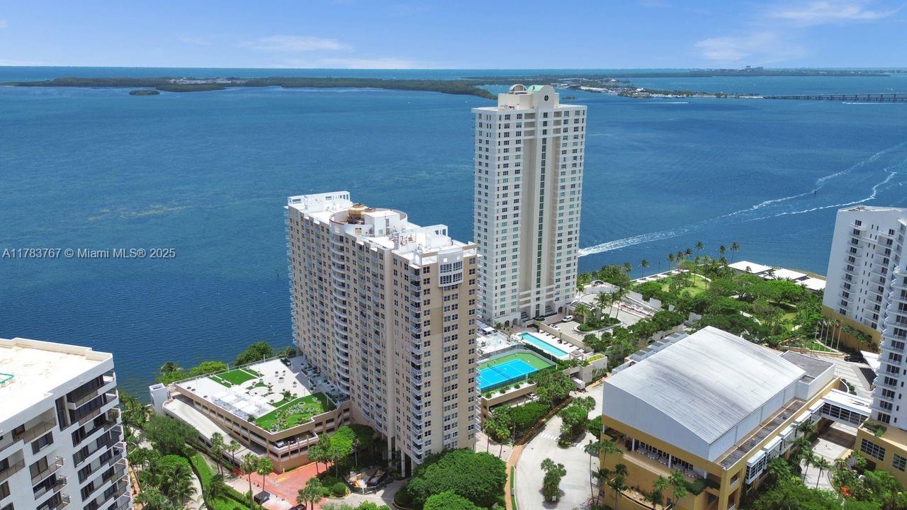 ISOLA CONDO - Residential