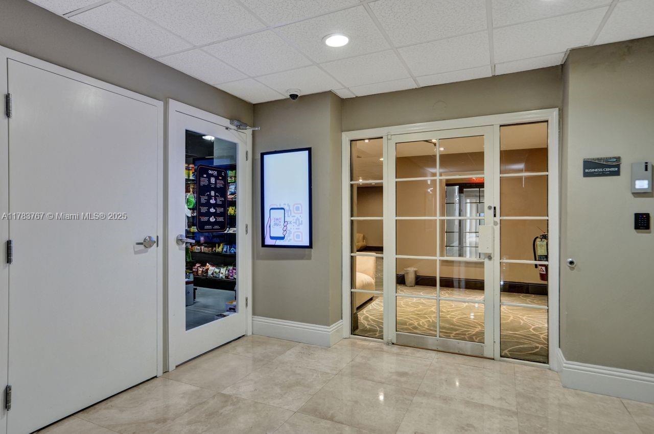 ISOLA CONDO - Residential