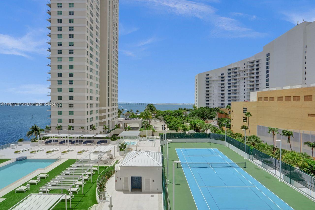 ISOLA CONDO - Residential