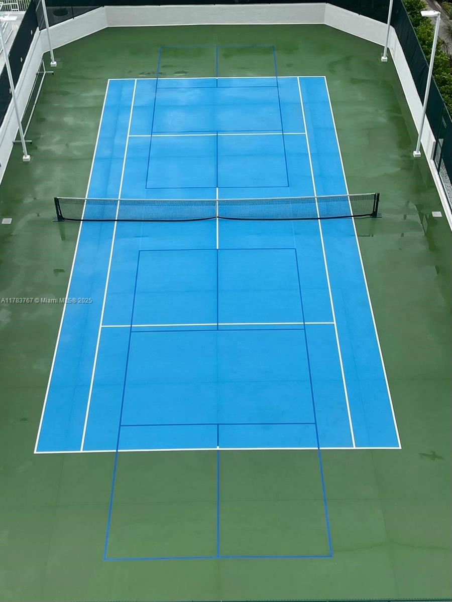 ISOLA CONDO - Residential