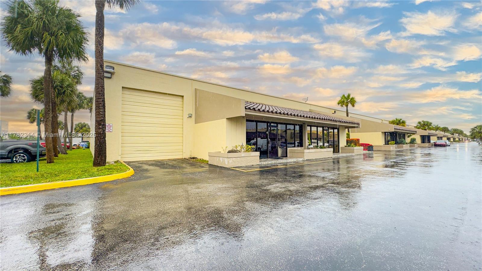 Exceptional Office/Warehouse Space in Prime Location, Spacious and well-appointed 3,318 SF commercial unit located within the gated Commercial Center Hialeah complex. This versatile property offers a functional layout that includes a welcoming reception area and three private offices.3 bathrooms, 2 conference rooms, and a Break Room with a refrigerator. Restroom and dedicated storage area, 544 SF of warehouse space with a large overhead door, storage rooms, and a ground-level loading dock
The entire office space is fully air-conditioned with 3 HVAC units, with 3 assigned parking spaces
Strategically positioned with easy access to the Palmetto Expressway and just minutes from I-75, ideal for logistics and business connectivity.