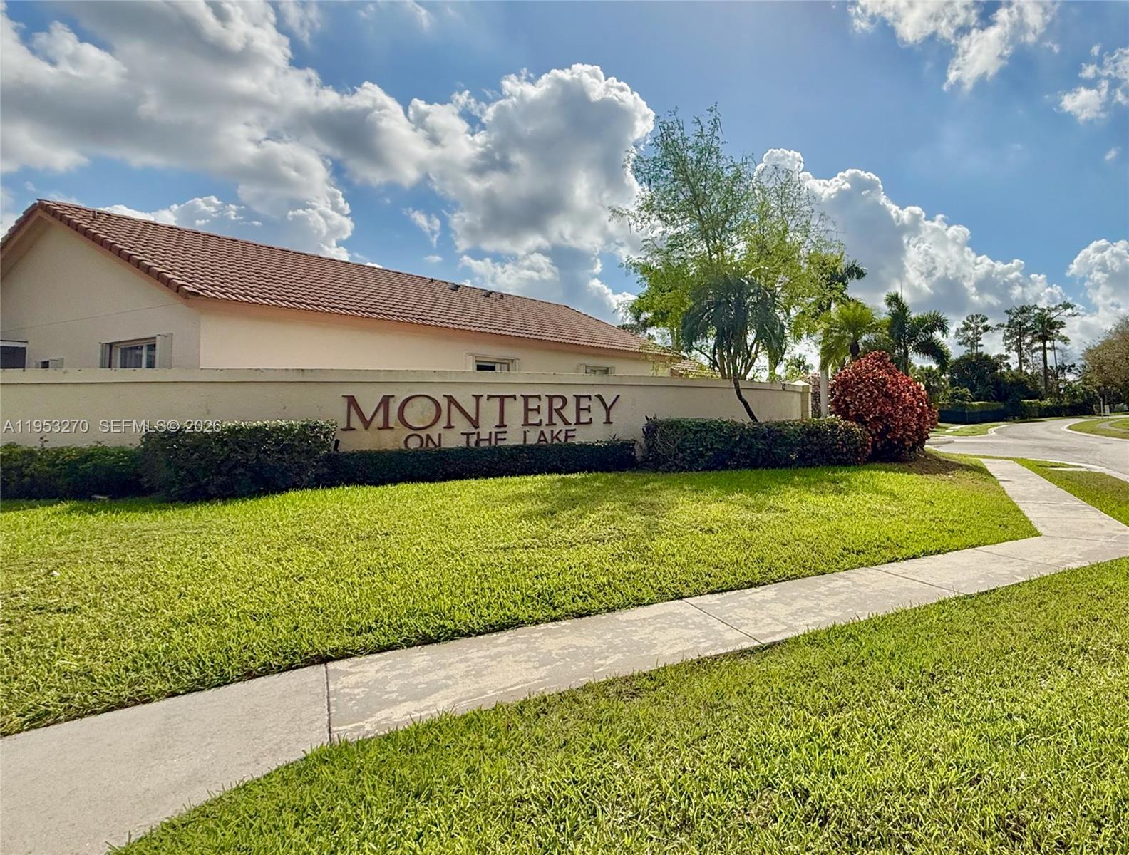 MONTEREY ON THE LAKE - Residential