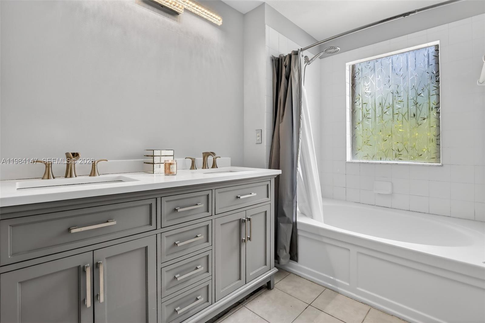 SILVER FALLS - Residential