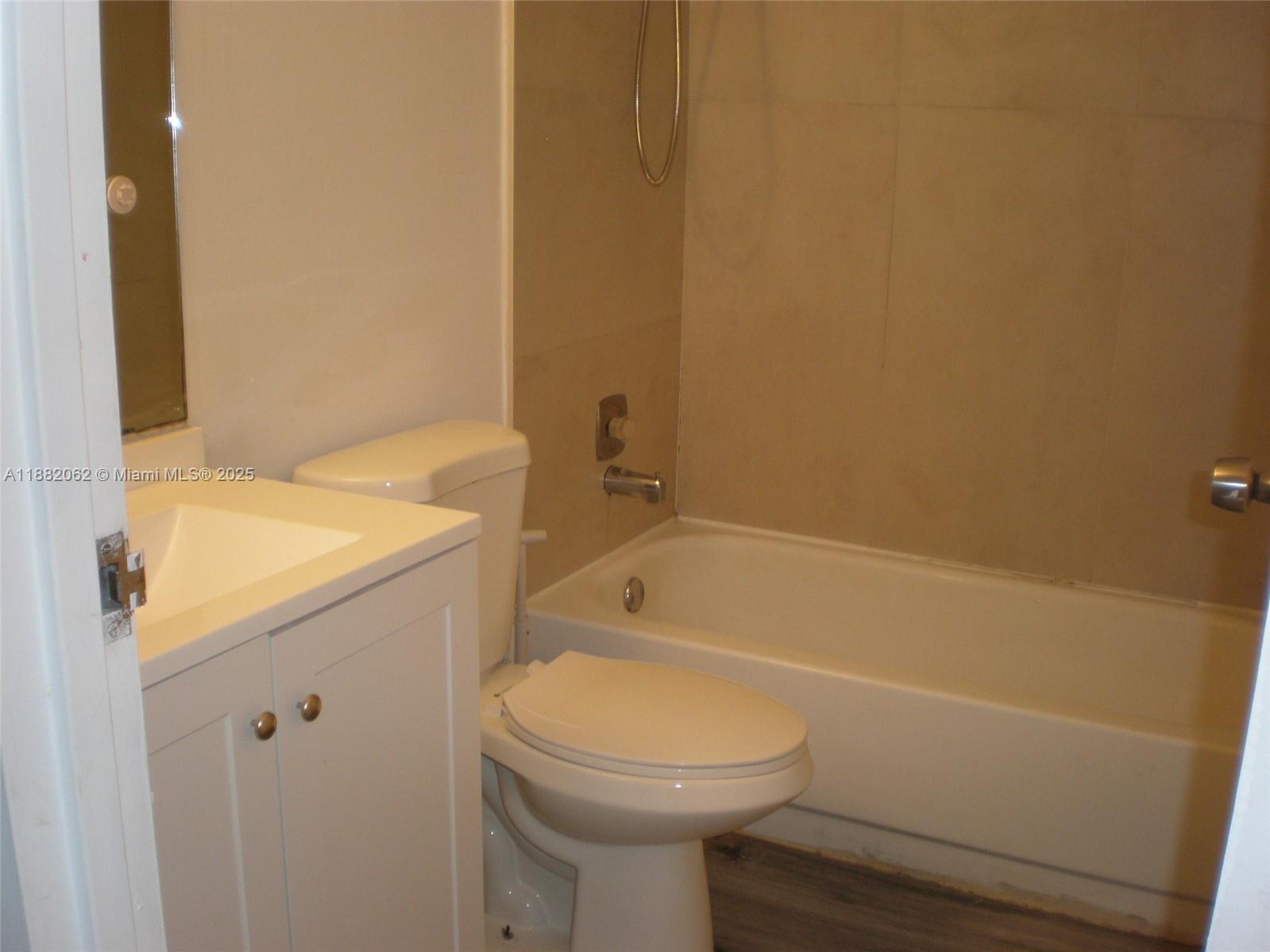 HAMPTON COURT CONDO - Residential