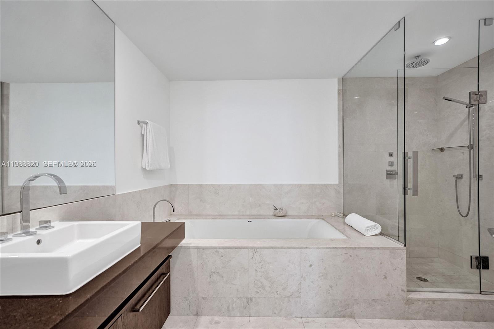 JADE OCEAN CONDO - Residential