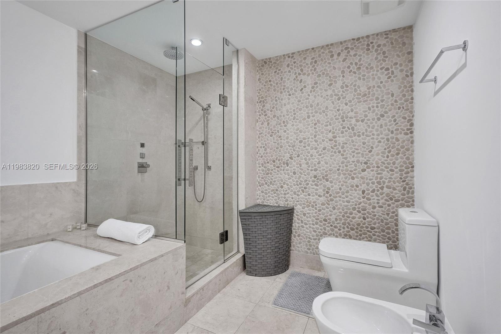 JADE OCEAN CONDO - Residential