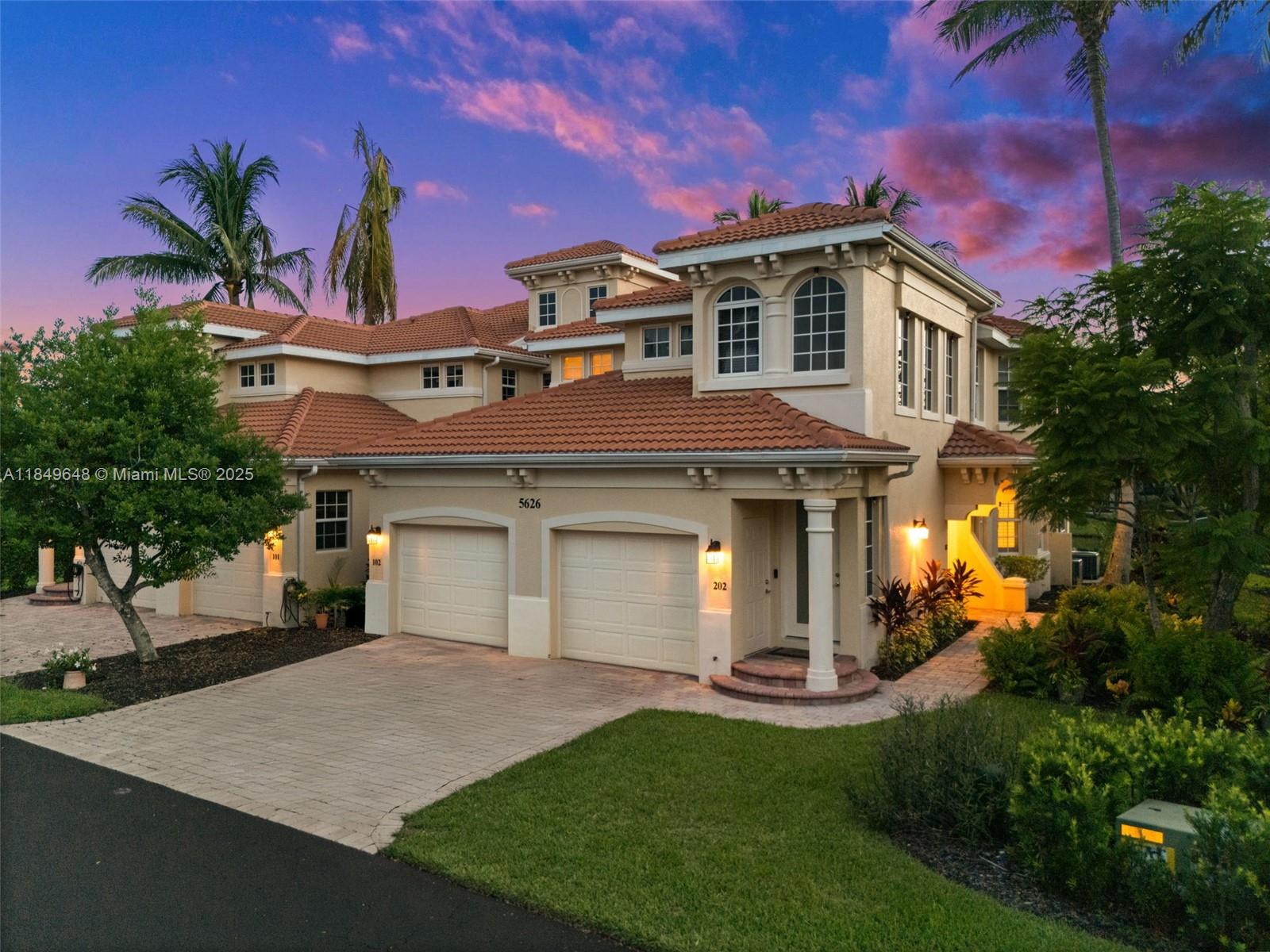 Coach Homes At Cape Harbou - Residential