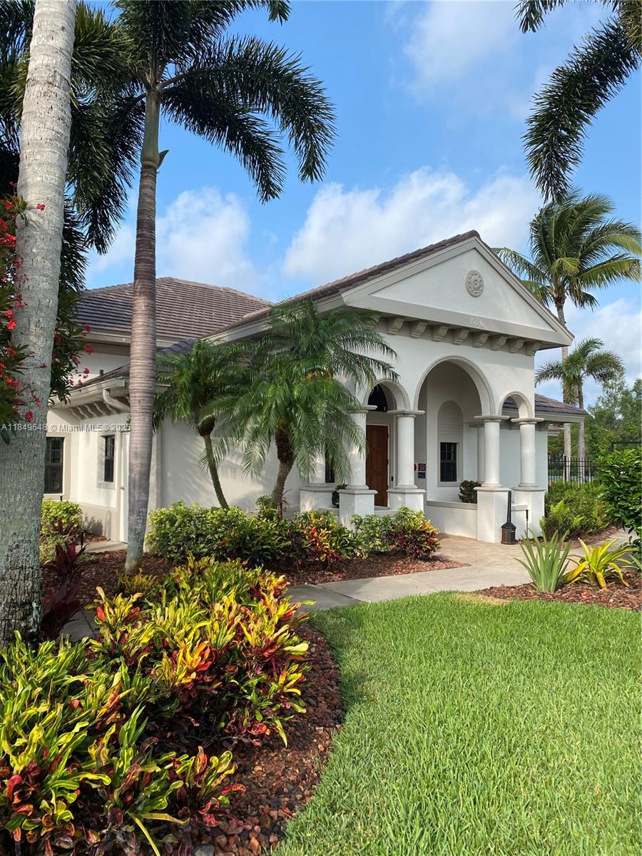 Coach Homes At Cape Harbou - Residential