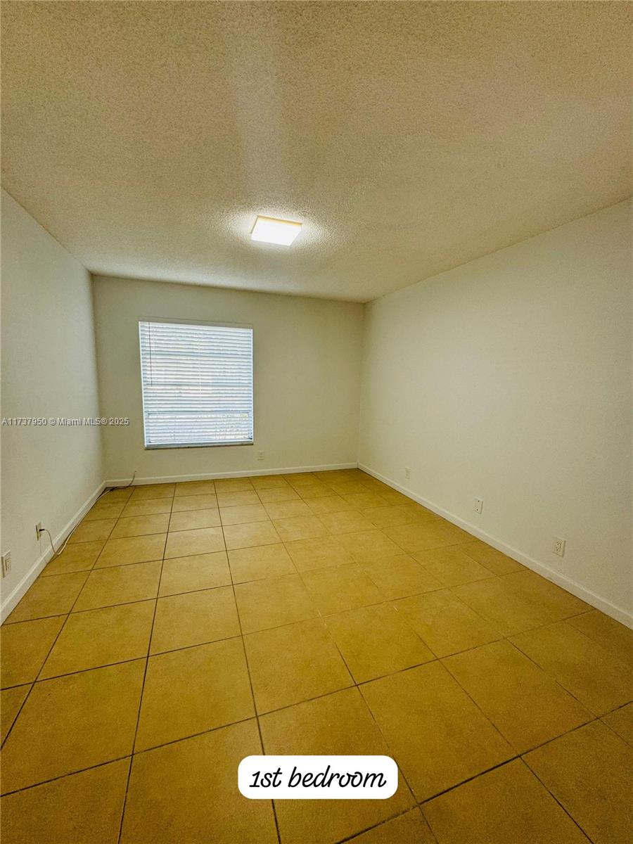 CASA DEL RIO CONDO - Residential Lease