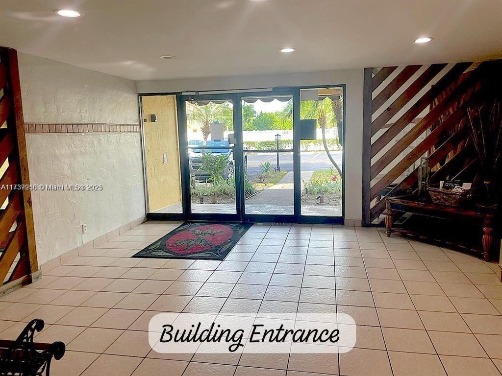 CASA DEL RIO CONDO - Residential Lease
