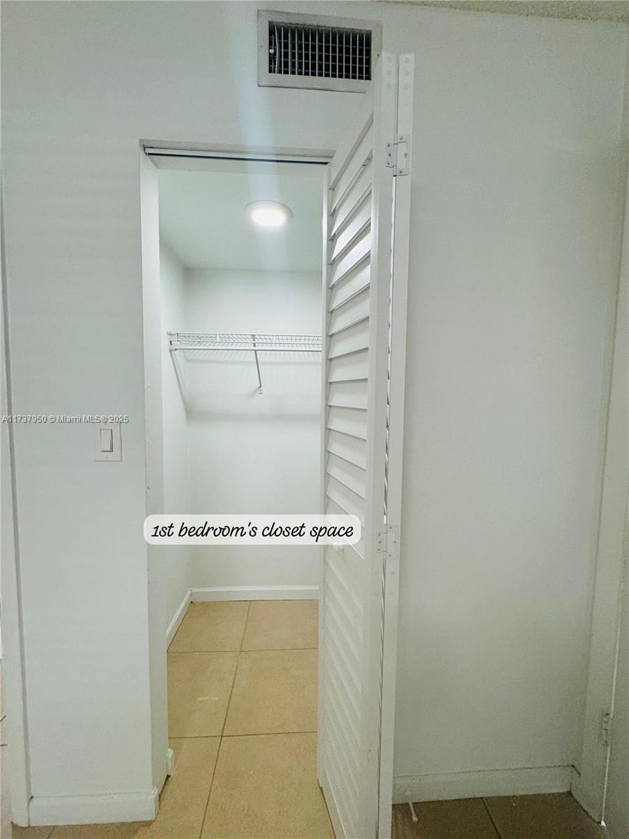 CASA DEL RIO CONDO - Residential Lease