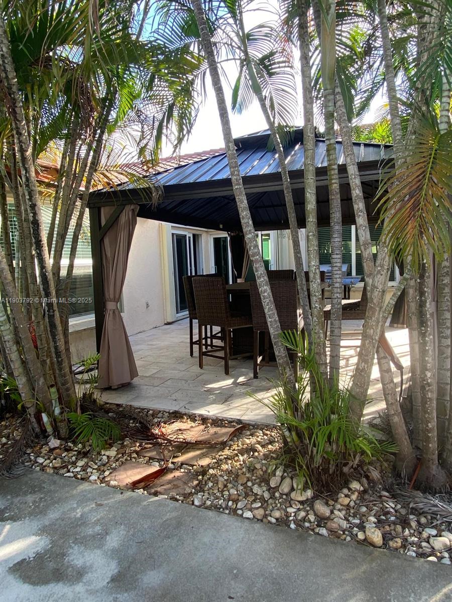 HEFTLER HOMES AT LAGO MAR - Residential Lease