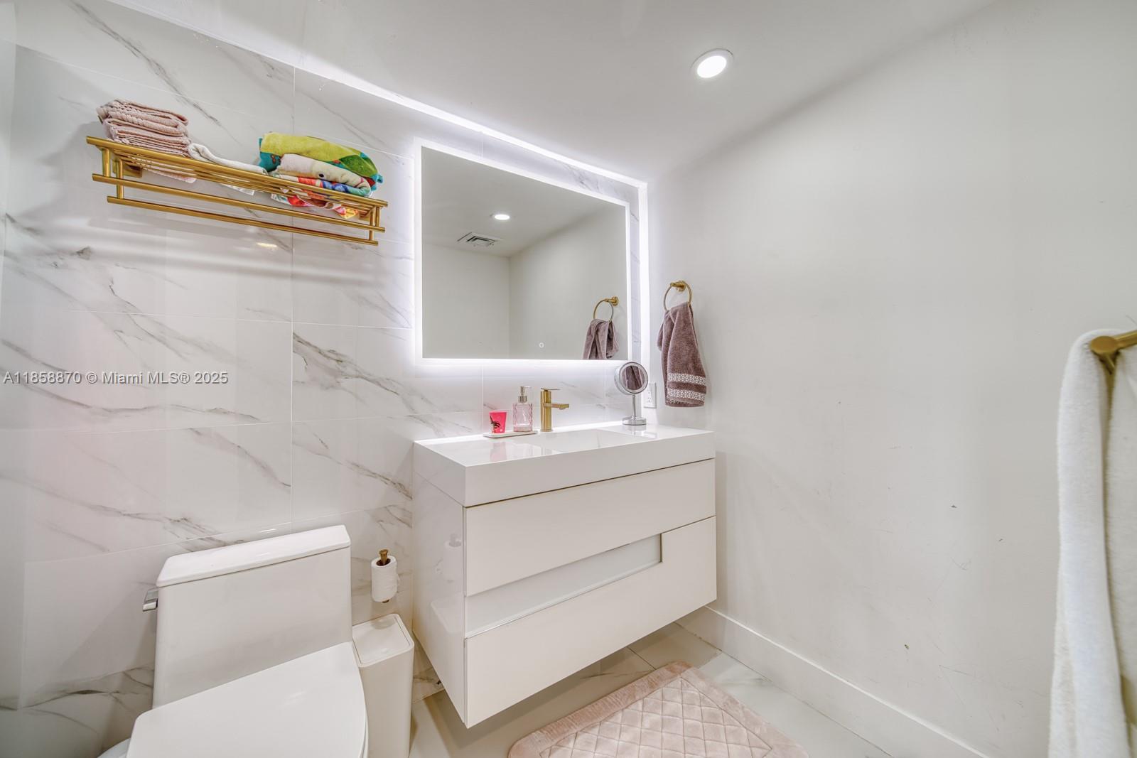 THE GRANDVIEW PALACE COND - Residential