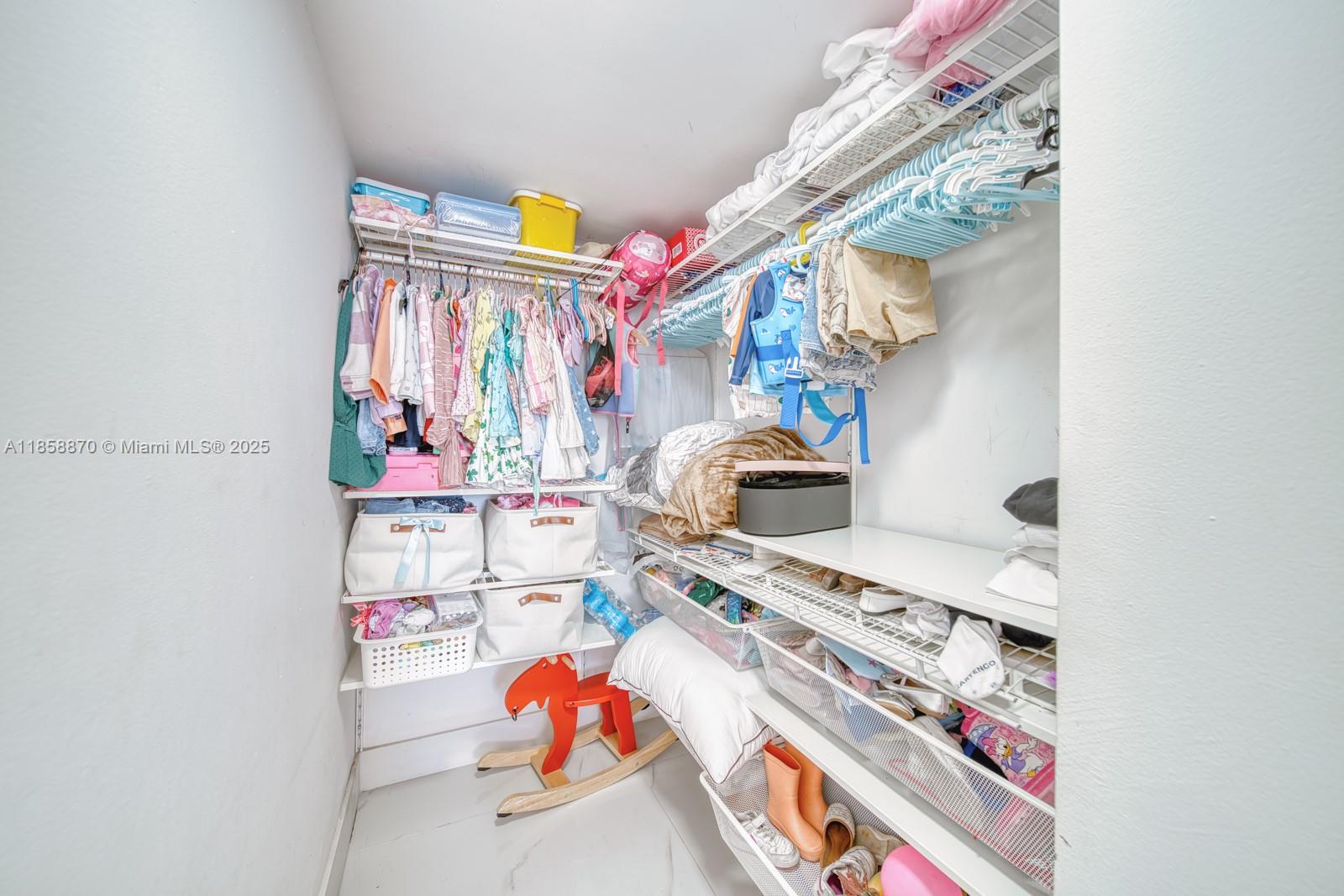 THE GRANDVIEW PALACE COND - Residential