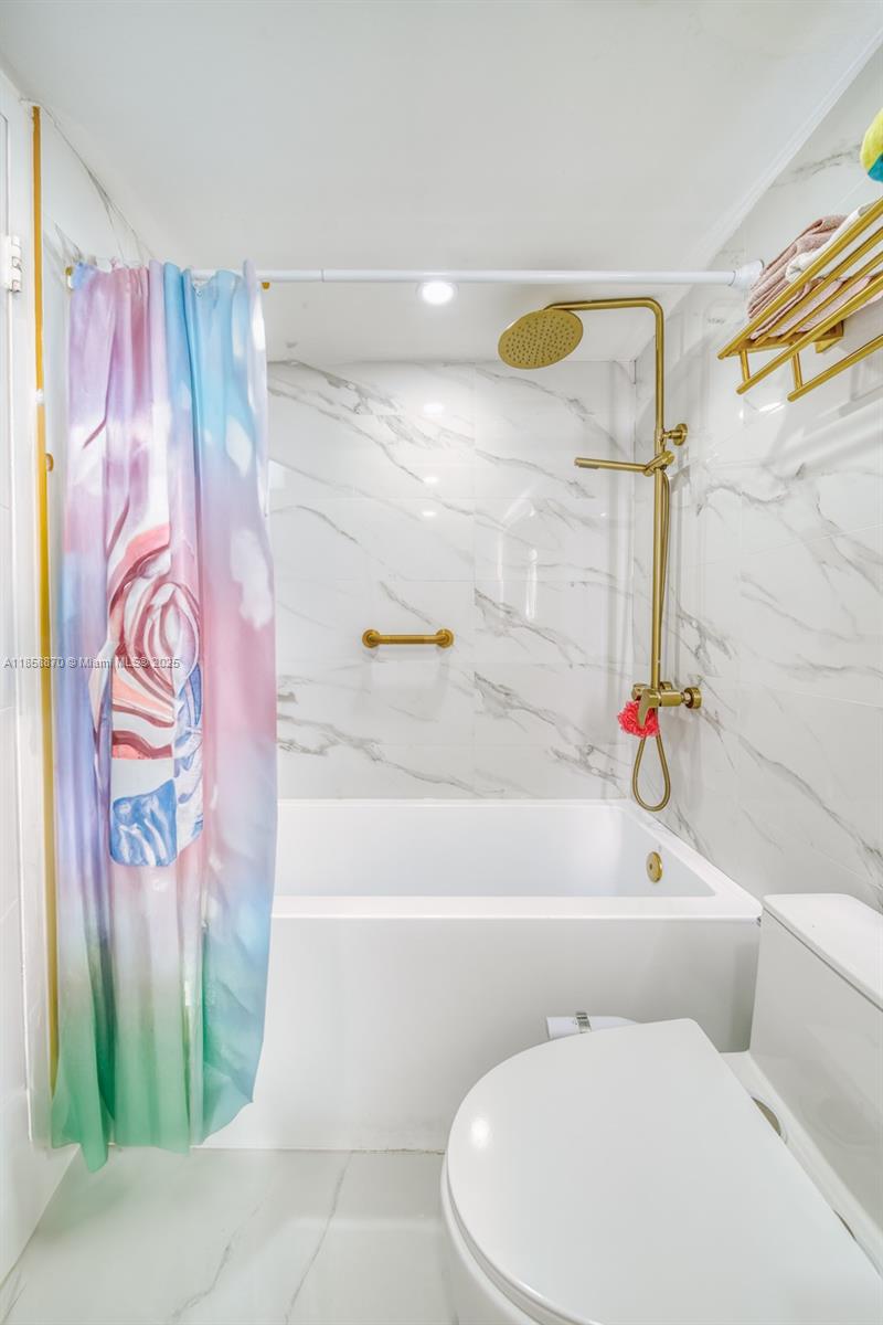 THE GRANDVIEW PALACE COND - Residential