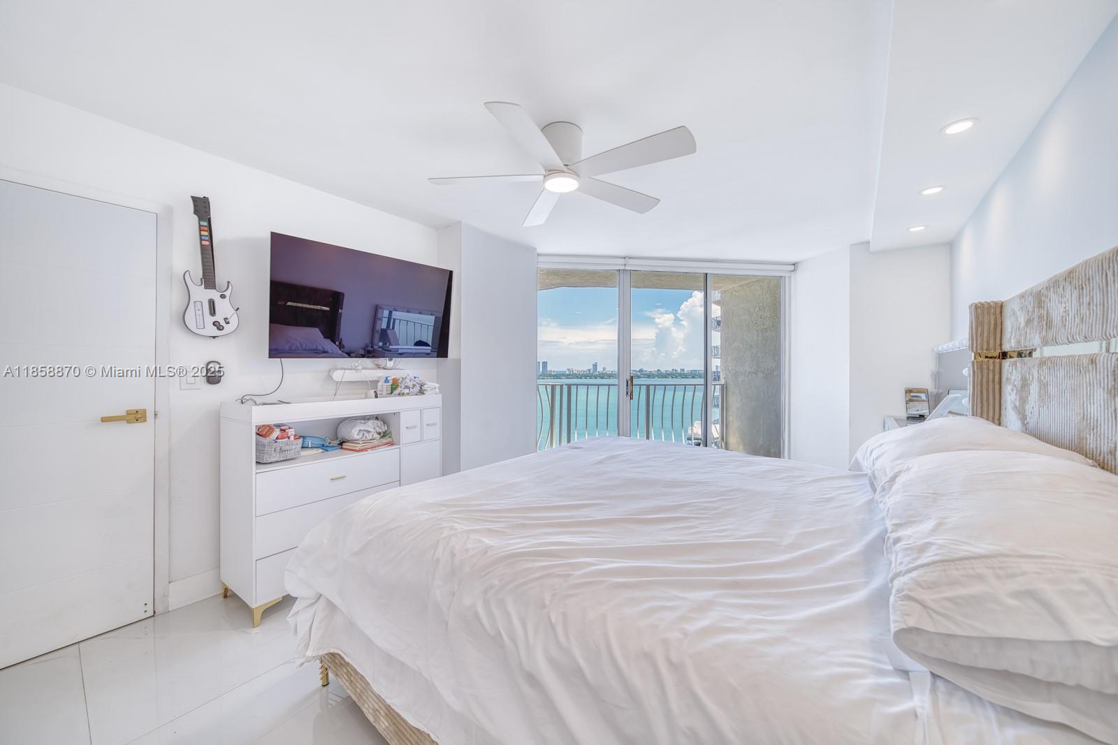 THE GRANDVIEW PALACE COND - Residential