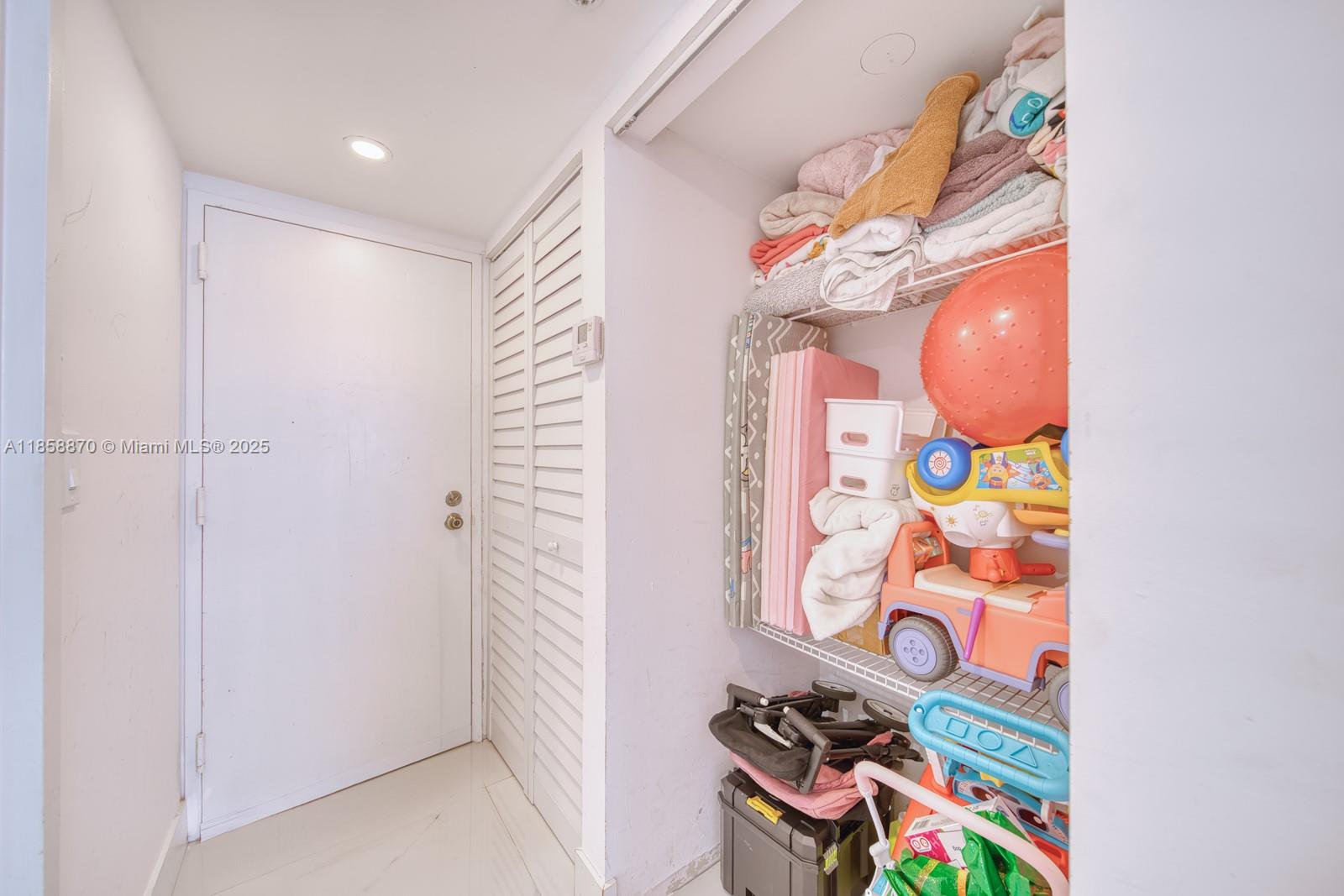 THE GRANDVIEW PALACE COND - Residential