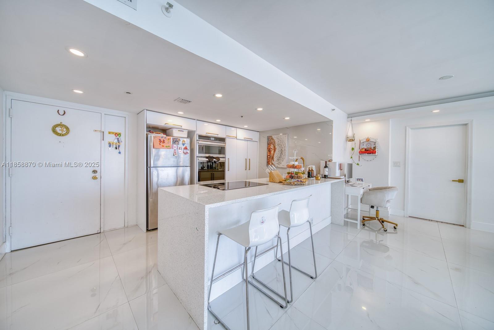 THE GRANDVIEW PALACE COND - Residential