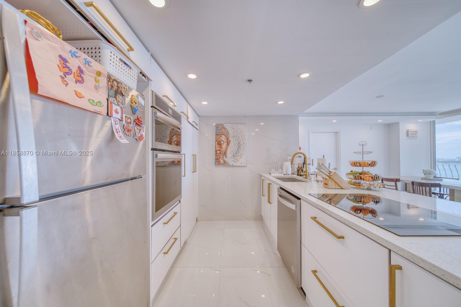 THE GRANDVIEW PALACE COND - Residential