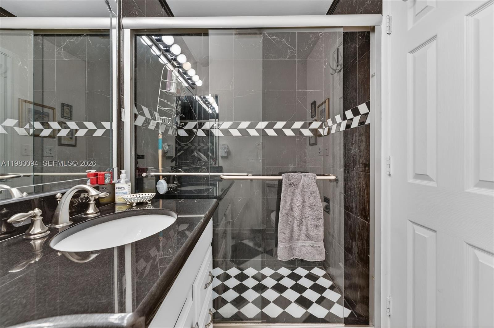 HILLSBORO IMPERIAL APTS C - Residential